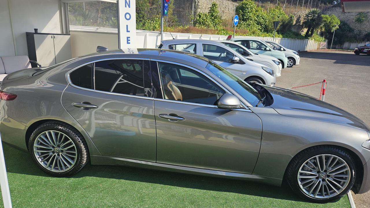 Alfa Romeo Giulia 2.2 Turbodiesel 180 CV AT8 Business Sport Launch Ed.