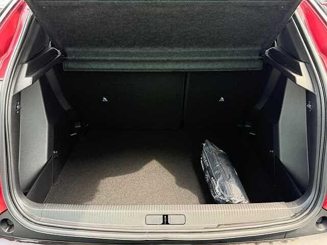 Peugeot 2008 Hybrid 145 e-DCS6 Allure