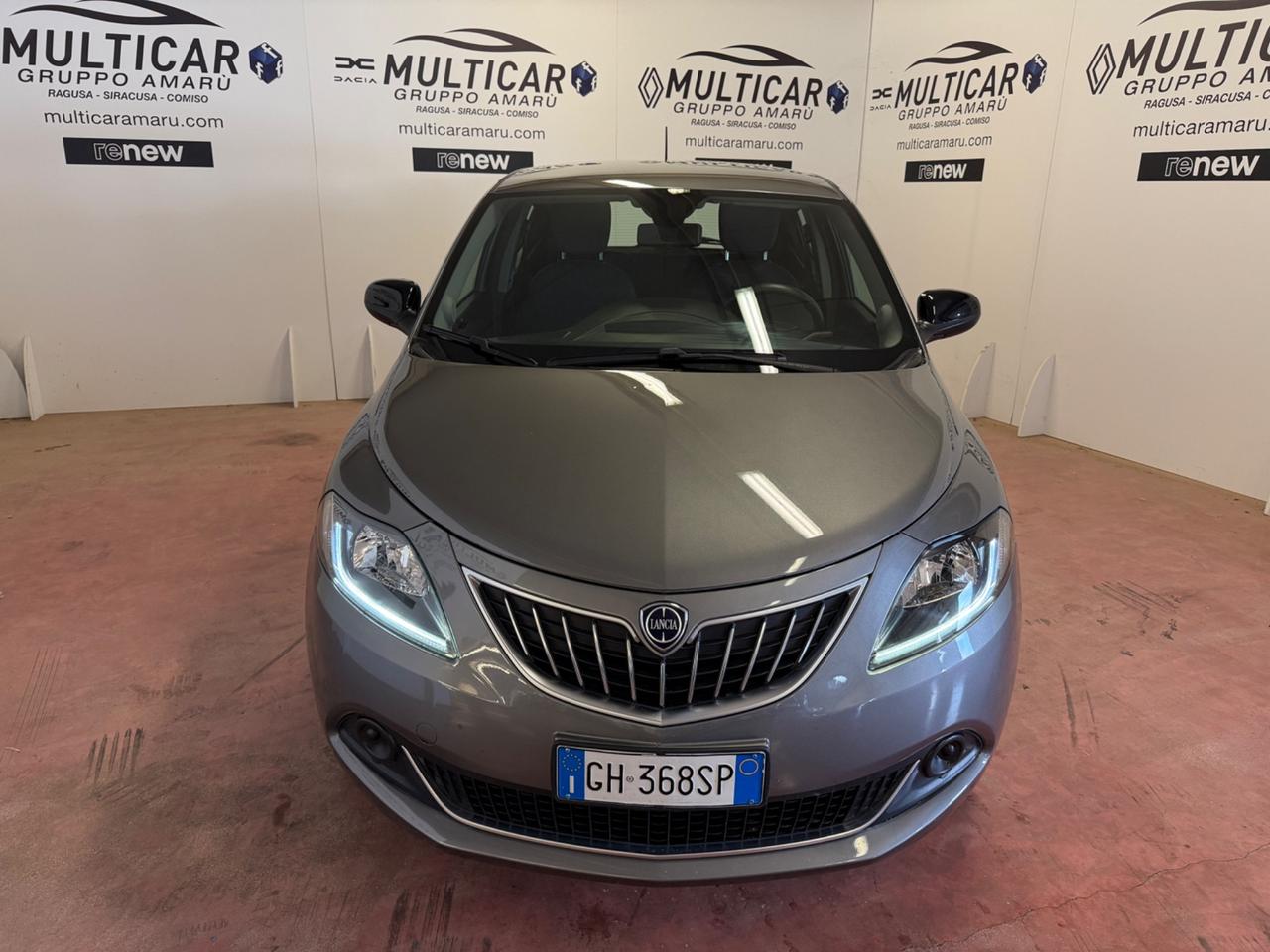 Lancia Ypsilon 1.0 FireFly 5P Hybrid Silver