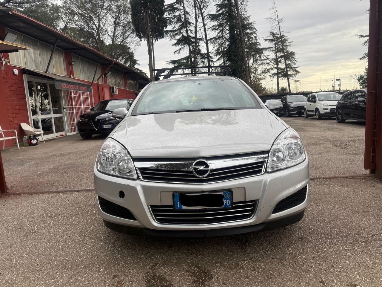 Opel Astra 2010 photo 3