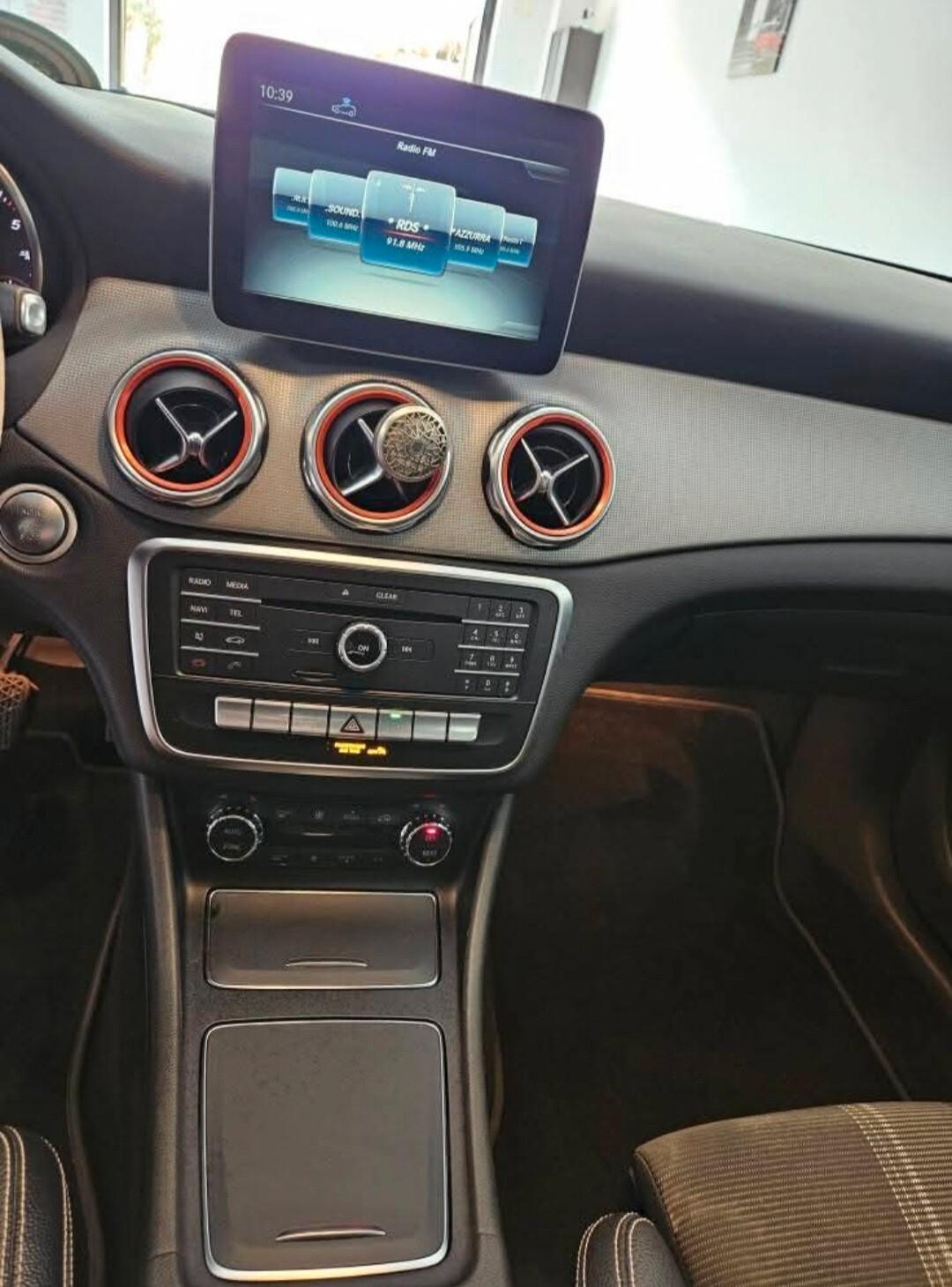 Mercedes-benz GLA 200 180 d Automatic Sport