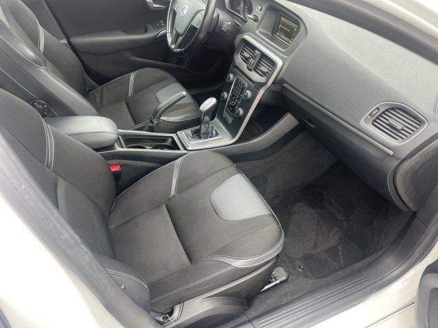 VOLVO V40 D2 1.6 DIESEL 115 CV Momentum