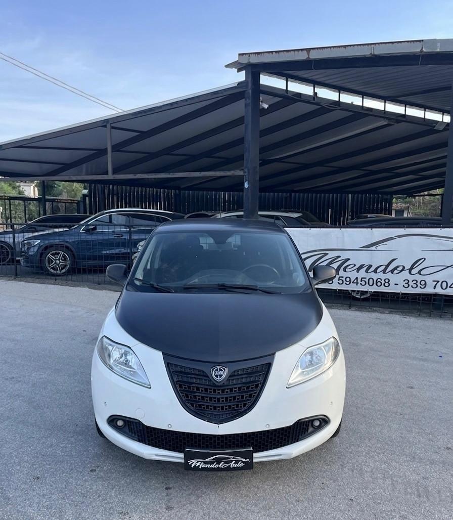 Lancia Ypsilon 1.3 MJT 16V 95 CV 5 porte S&S S Momodesign