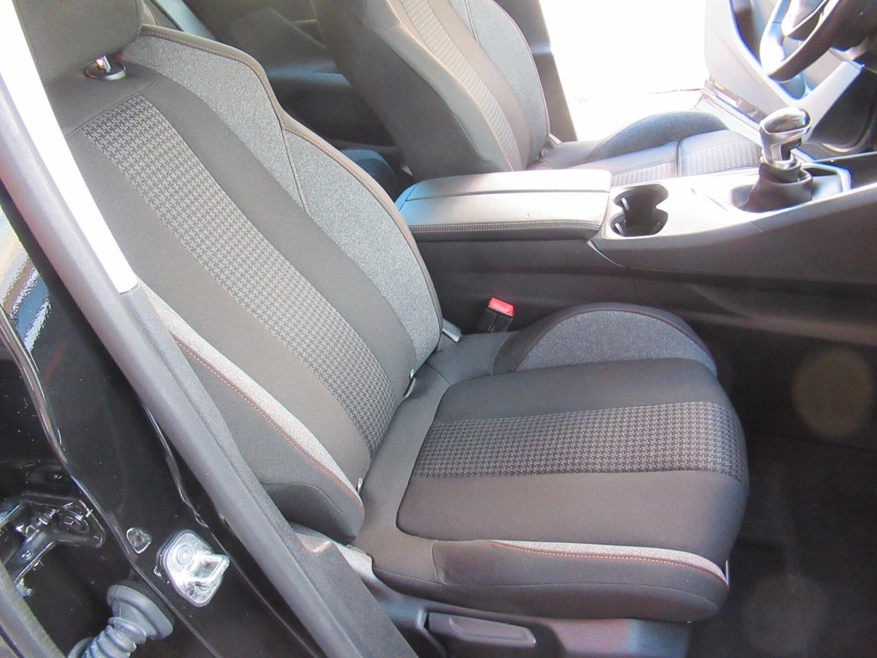 Peugeot 3008 BlueHDi 130 S&S Business