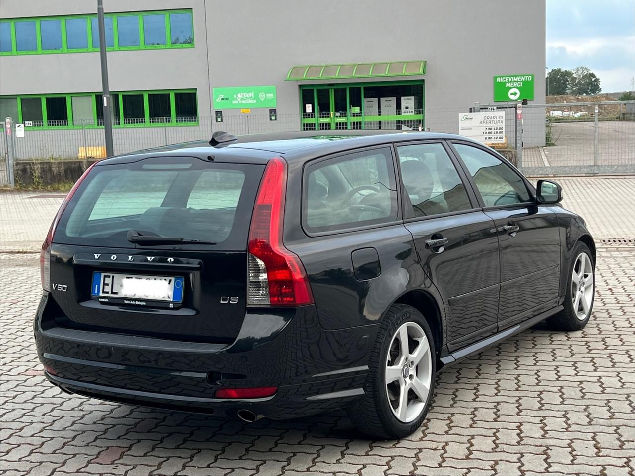 Volvo V50 D3 R-design