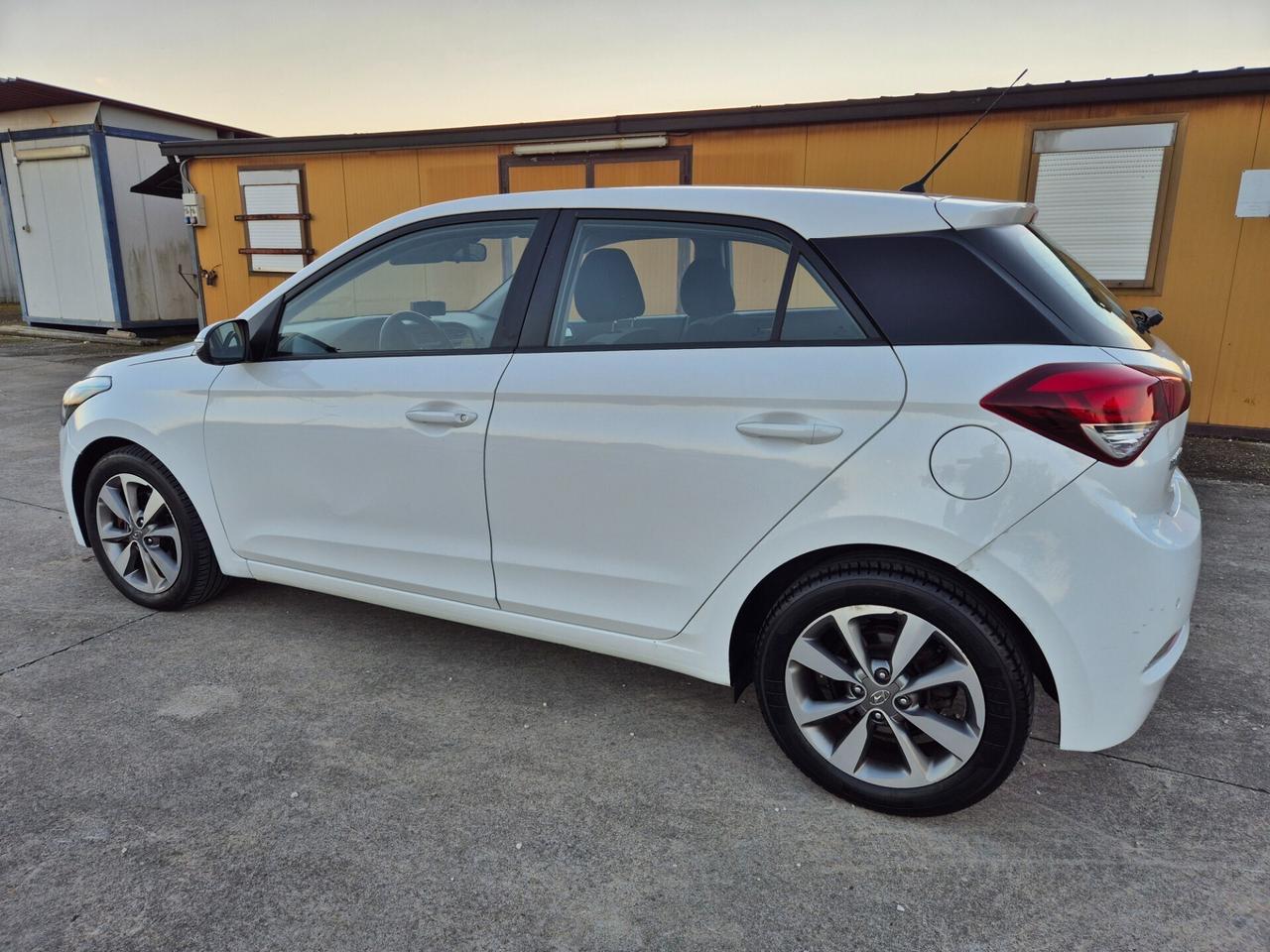 Hyundai i20 1.1 CRDi 12V 5 porte neopatentati