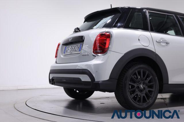 MINI Cooper 1.5 COOPER CAMDEN 5 PORTE FARI LED