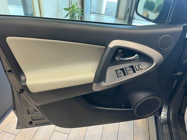 TOYOTA RAV 4 RAV4 2.0 aut. Luxury