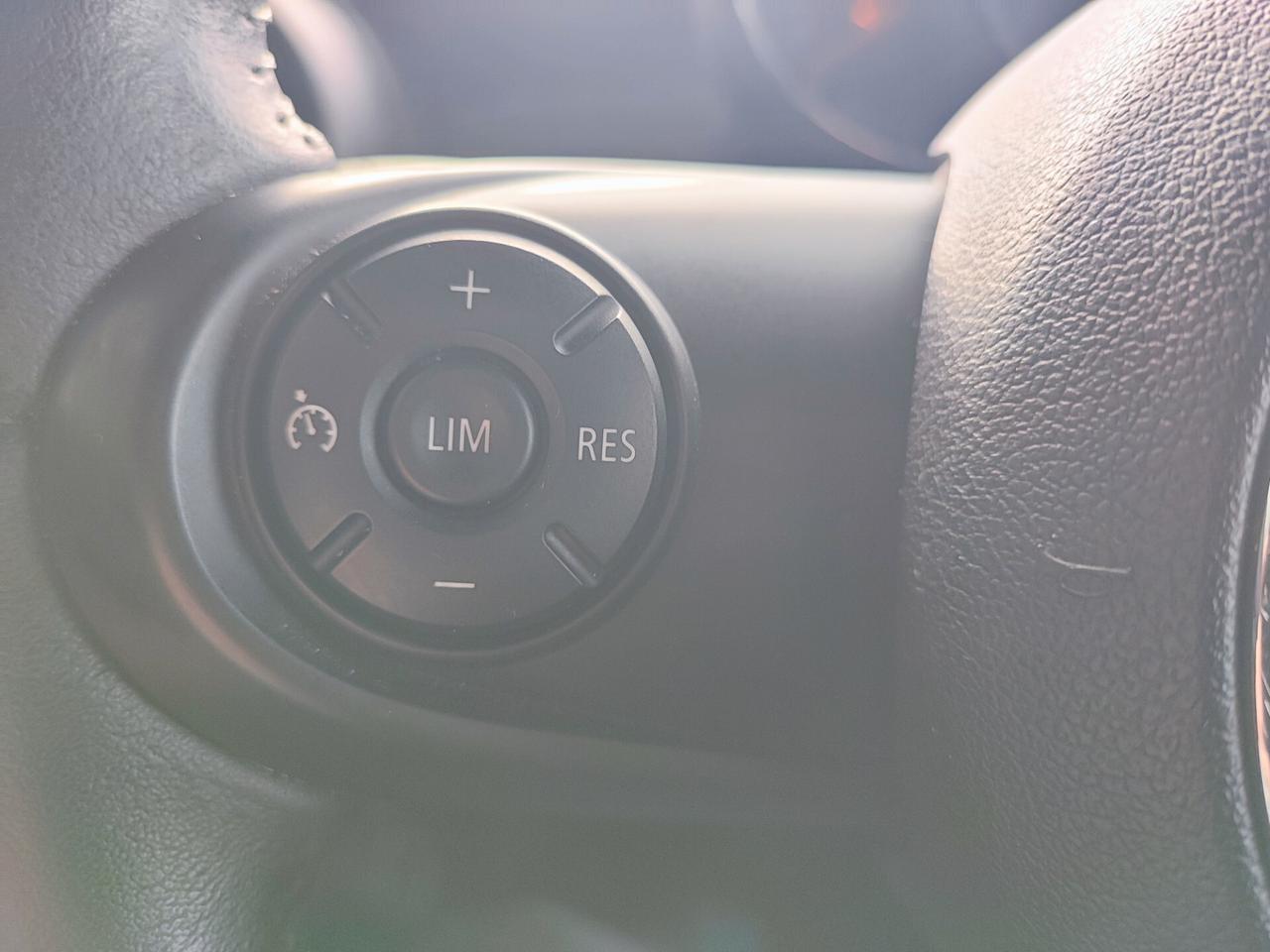 Mini 1.5 Cooper D Business XL 5 porte