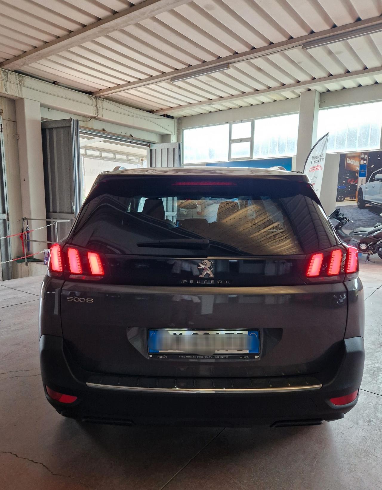 Peugeot 5008 BlueHDi 130 S&S EAT8 Allure