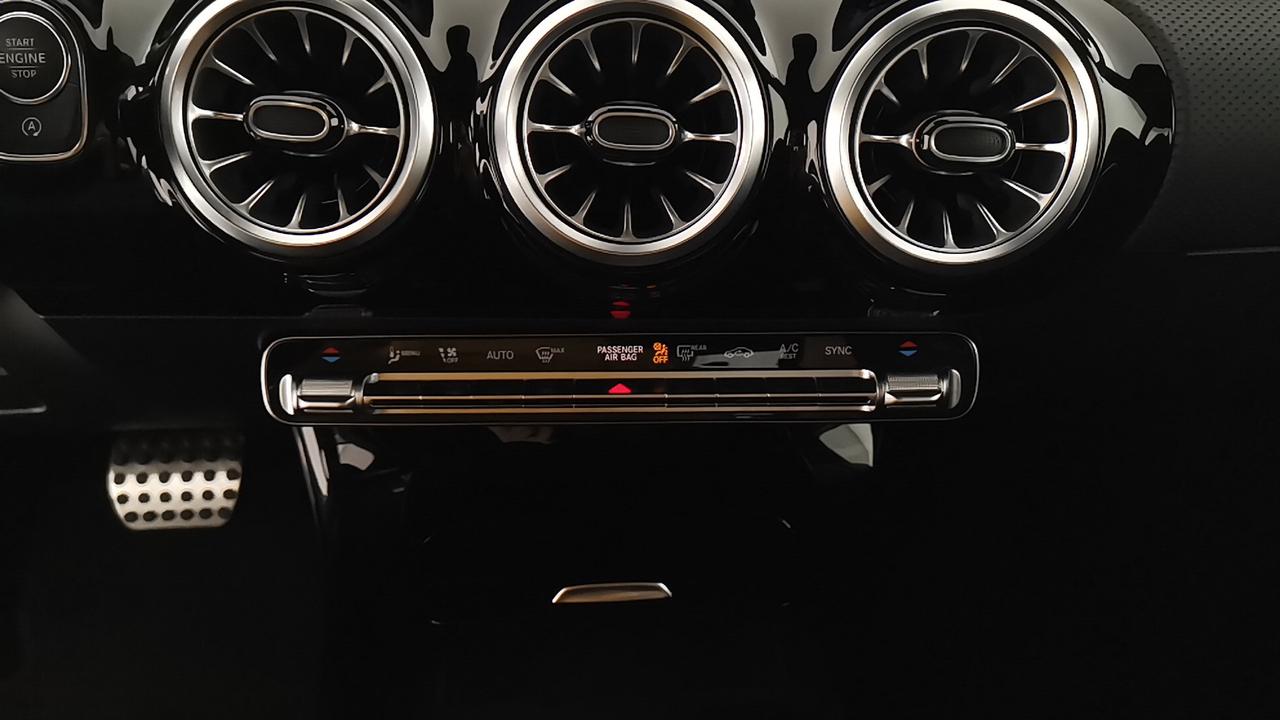 Mercedes-Benz Classe A - W177 2023 - A 180 d AMG Line Premium auto