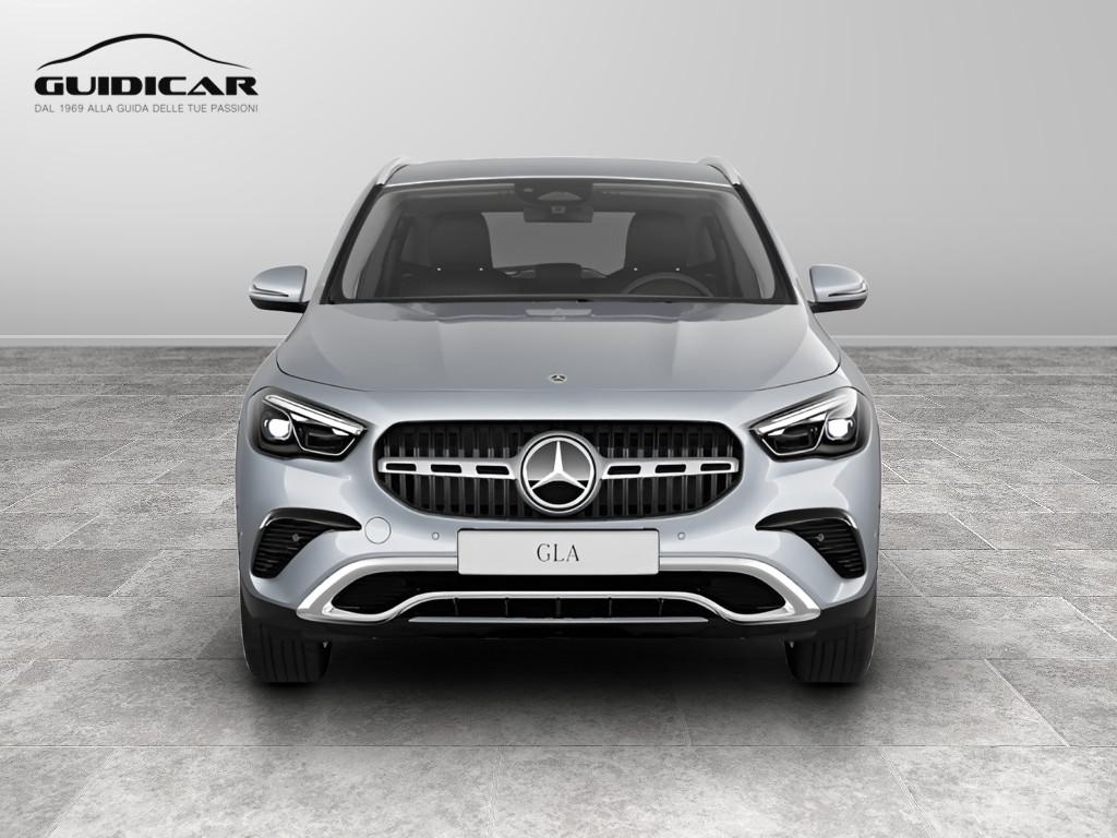 Mercedes-Benz GLA 180 d Automatic