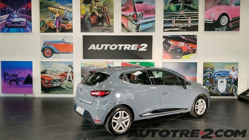 Renault Clio Clio 0.9 tce Moschino Zen Gpl 90cv