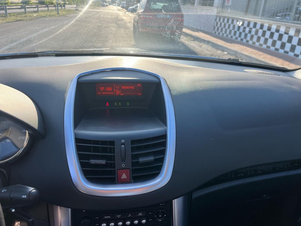 Peugeot 207 1.6 HDi 110CV CC 2008
