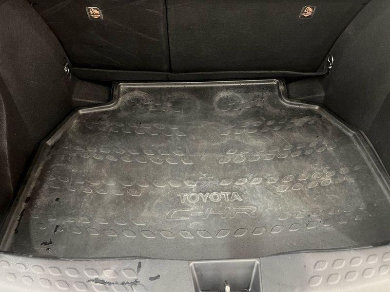 Toyota C-HR C-HR 1.8h Style 2wd e-cvt my18