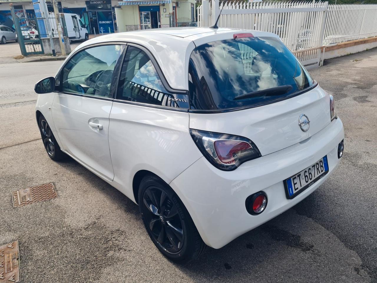 Opel Adam 1.2 70 CV White/Black Link