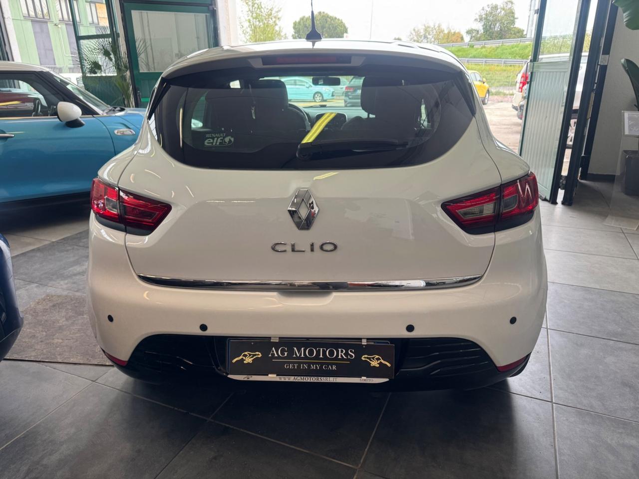 Renault Clio 1.2 75CV 5 porte Wave Metano Neopatentati