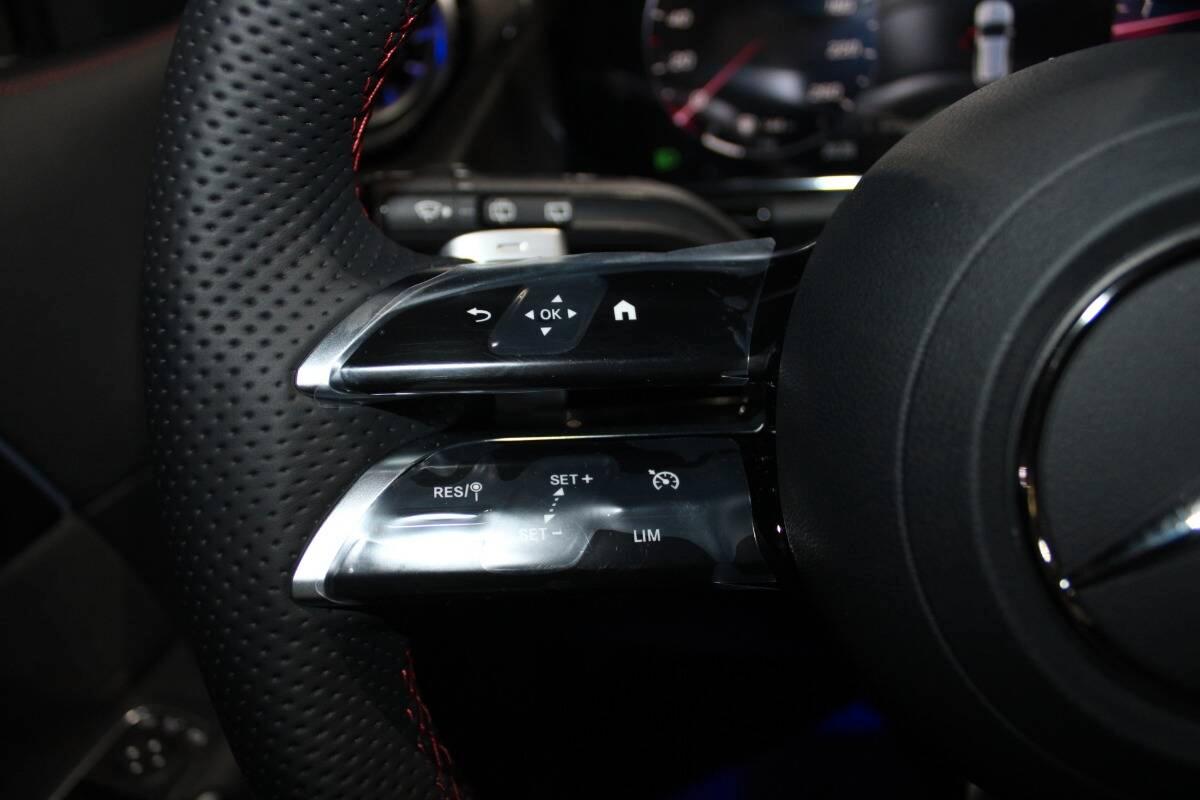 Mercedes Classe GLA 200 d AMG Line Premium auto Con TELECAMERA
