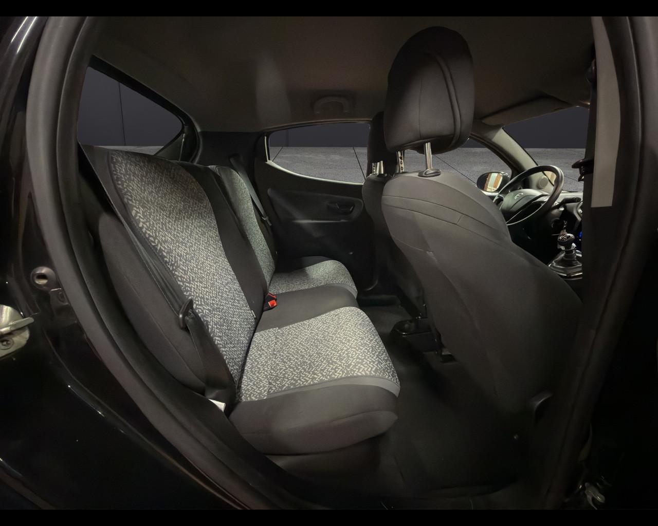 LANCIA Ypsilon 1.0 FireFly 5 porte S&S Hybrid Silver