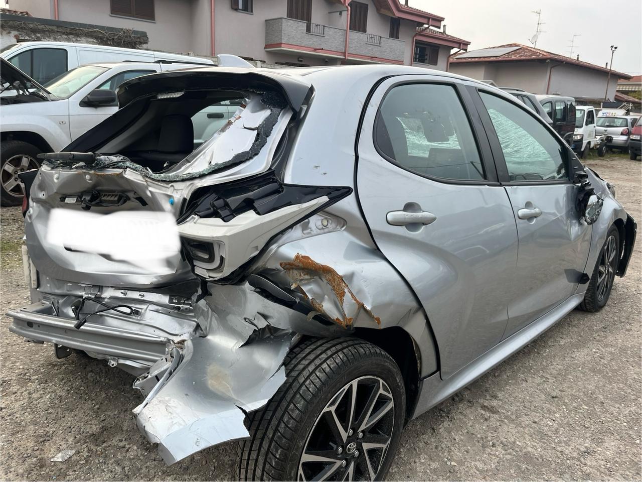 Toyota Yaris 1.0 5 porte 2022 sinistrata