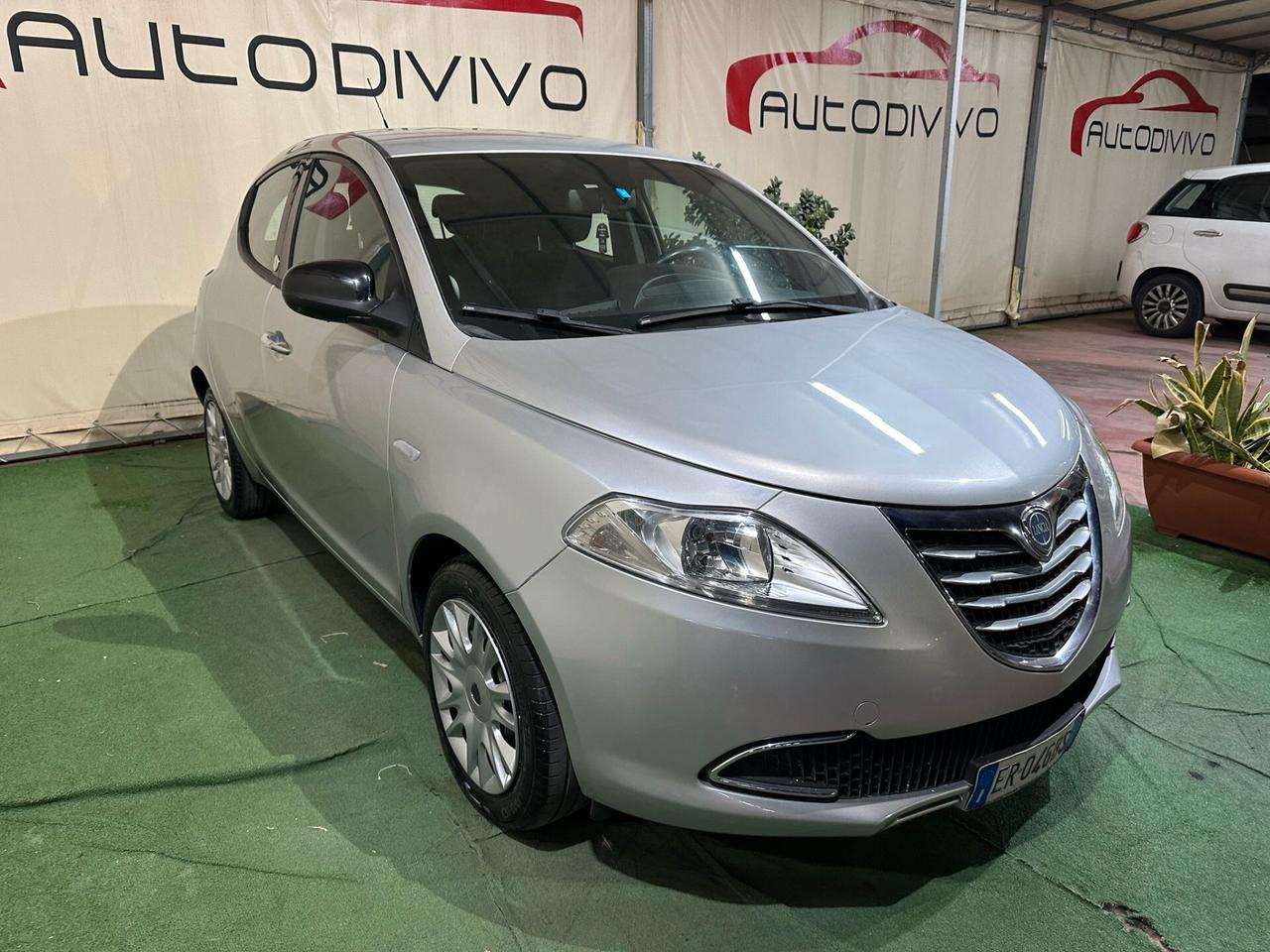 Lancia Ypsilon 1.2 69 CV 5 porte GPL Ecochic Silver