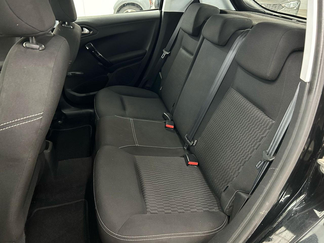 Peugeot 208 PureTech 82 5 porte Allure