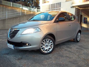 Lancia Ypsilon Gold 1.2 8v Ok neopatentati 5 posti Euro 5B