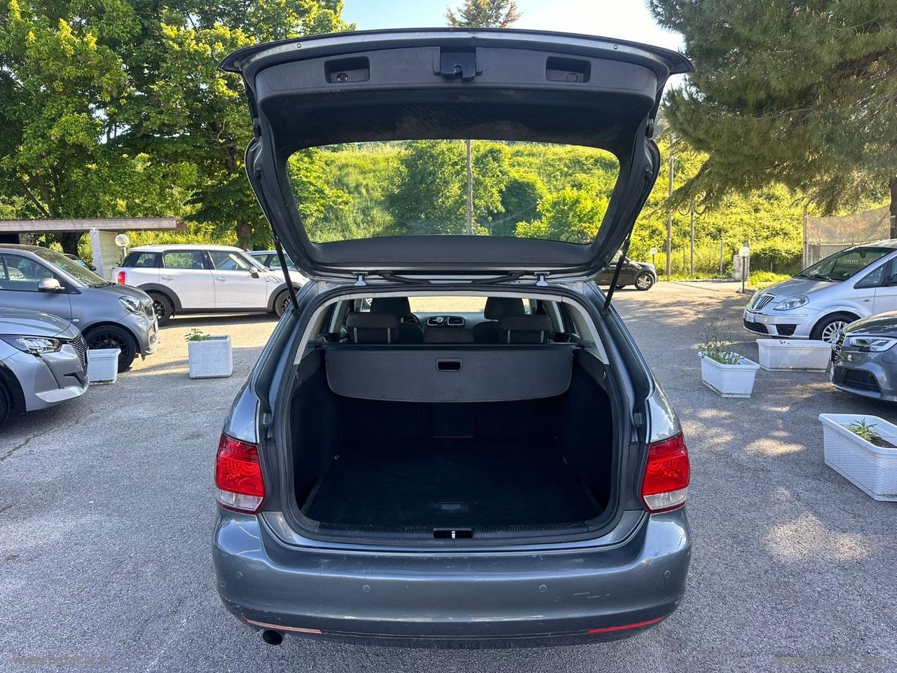 VOLKSWAGEN Golf Variant 1.6 TDI DPF Highline