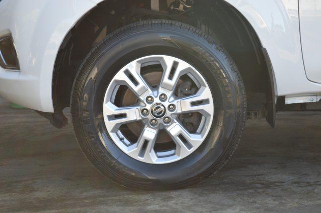NISSAN Navara 2.3 dCi 4WD King Cab Acenta Autocarro