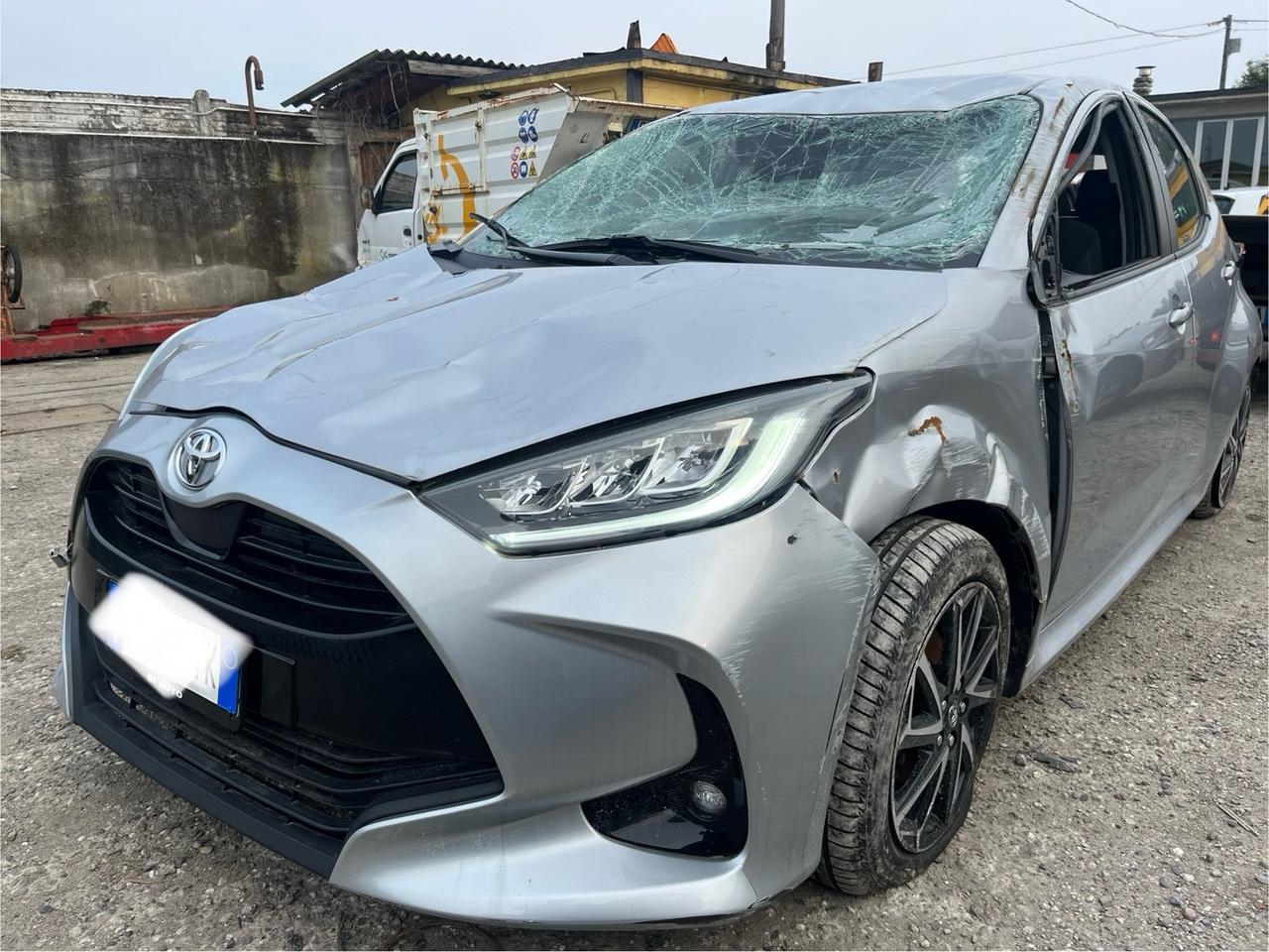 Toyota Yaris 1.0 5 porte 2022 sinistrata