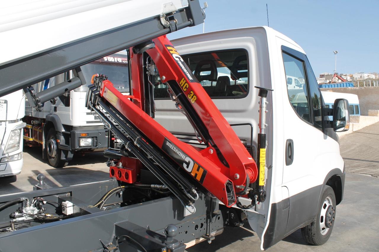 Iveco daily 35-140 cassone ribaltabile trilaterale e grù nuovi.