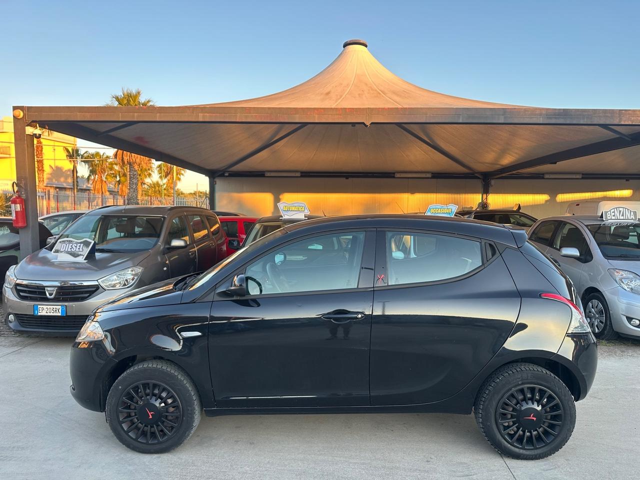 Lancia YPSILON 0.9 METANO ELEFANTINO 2015