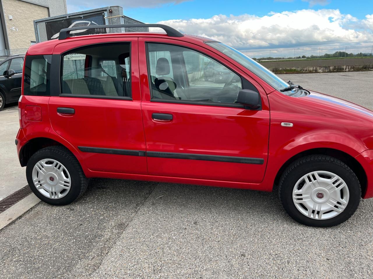 Fiat Panda 1.2 Dynamic Natural Power CON SOLI 99798 KM ADATTA AI NEOPATENTATI UNICO PROPRIETARIO