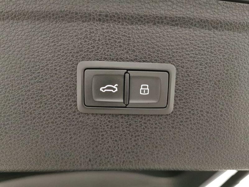 Audi Q5 Sportback 40 2.0 tdi mhev 12V S line quattro s-tronic