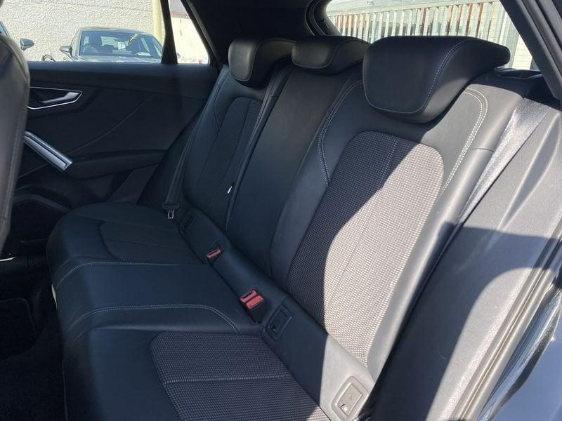 Audi Q2 S Line interno ed esterno 2.0 TDI 150CV s-tronic 35