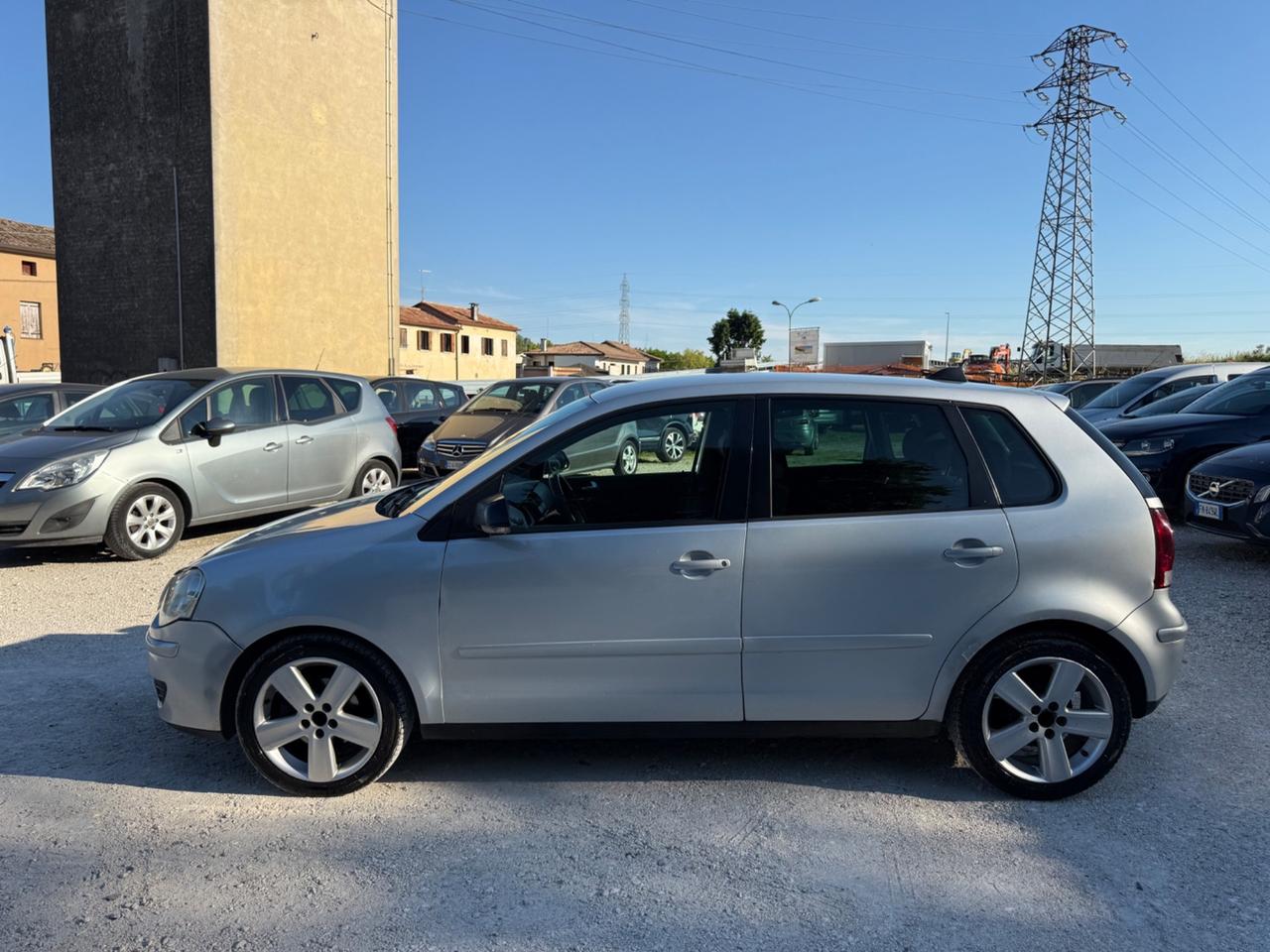 Volkswagen Polo 1.4/80CV TDI 5p. Sportline