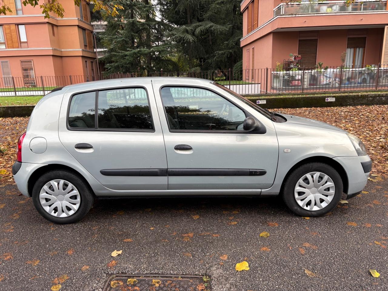 Renault Clio 1.2 cat 5 porte Confort Authentique