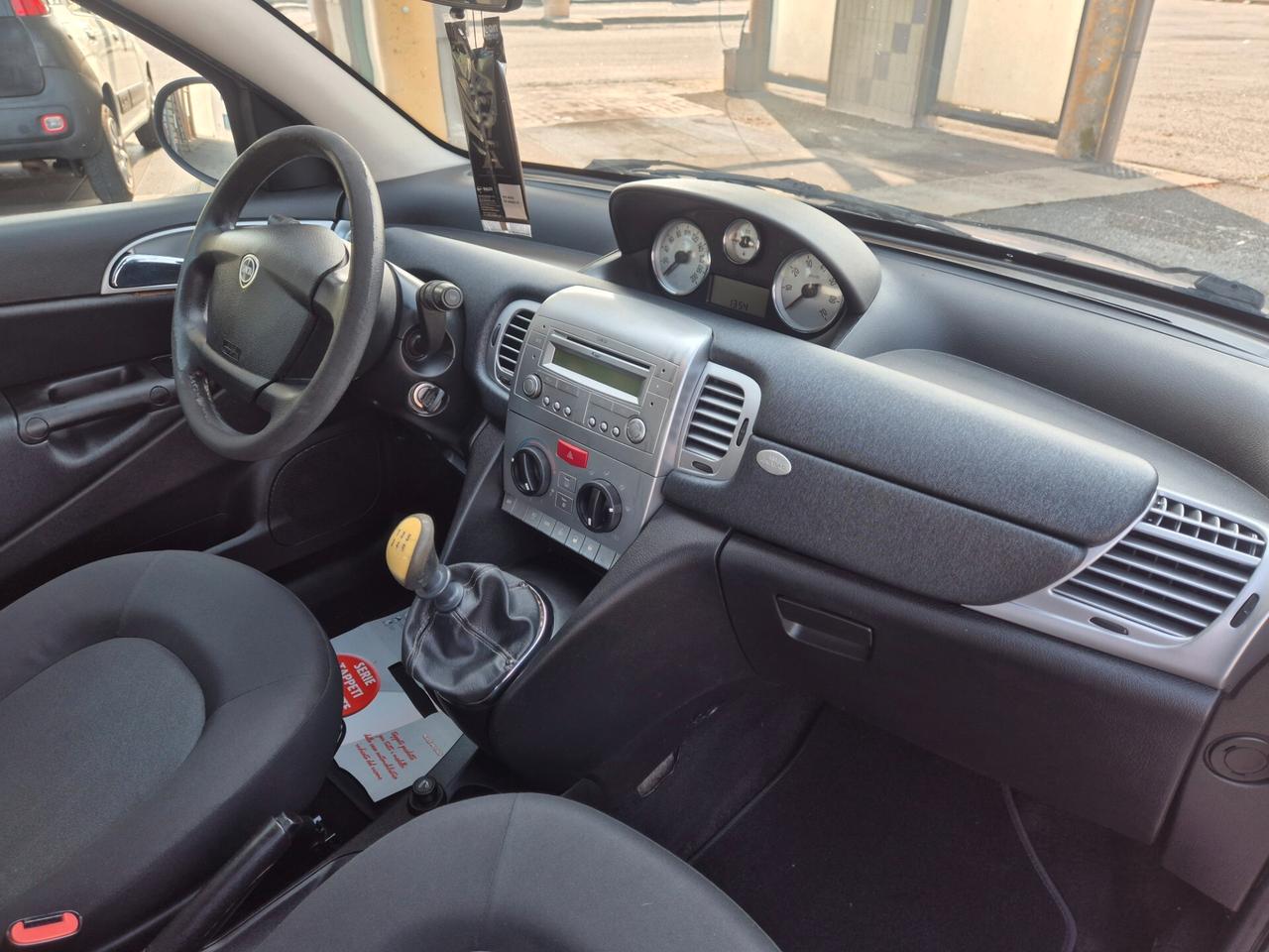 Lancia Ypsilon 1.2 69 CV Diva Euro 5 NEOPATENTATO