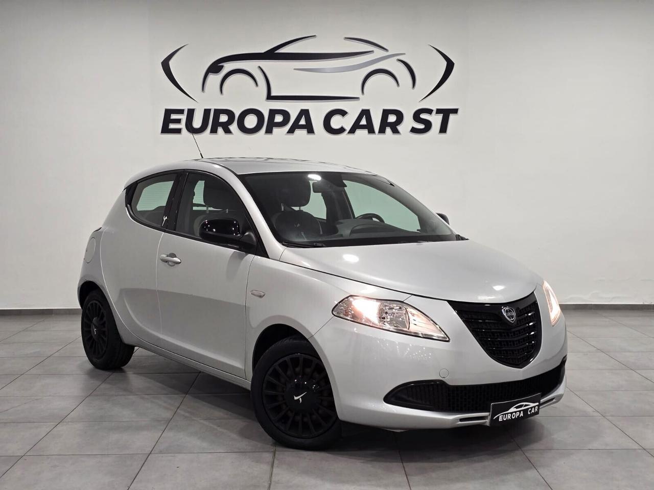 Lancia Ypsilon 1.2 69 CV 5 porte Gold NEOPATENTATI