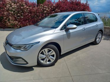 Volkswagen Golf 8 2.0 TDI 2021
