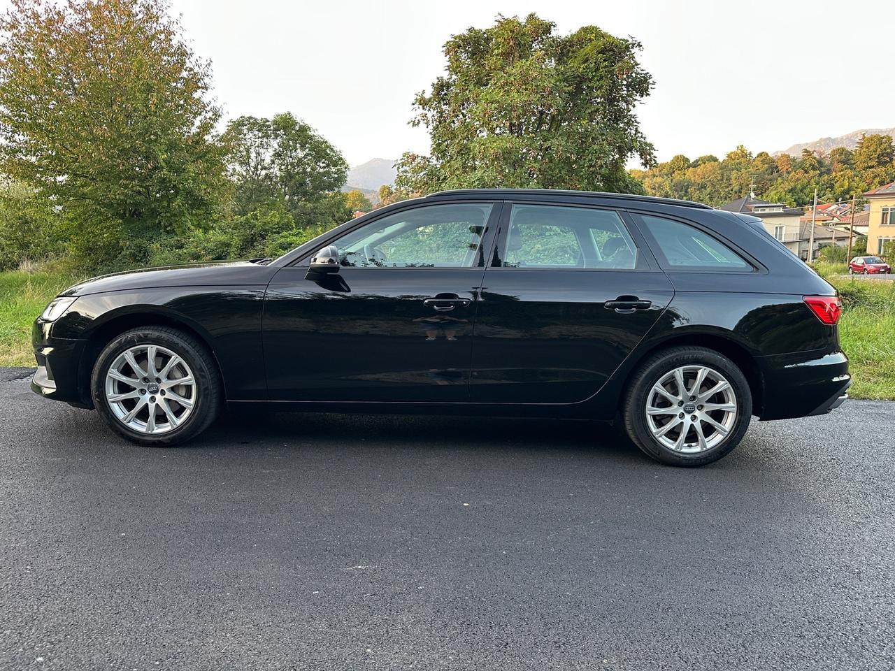 Audi A4 Avant 40 TDI quattro S tronic Business Advanced