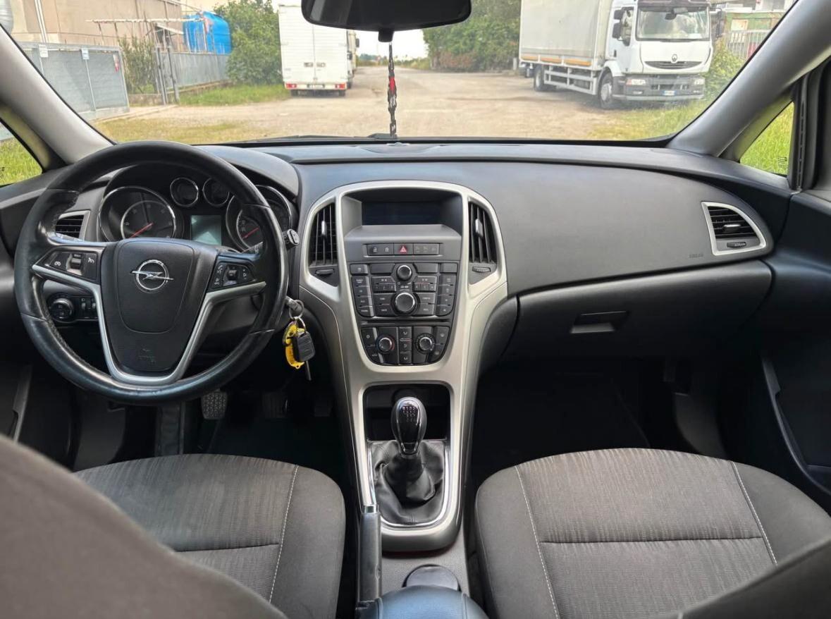 Opel Astra 1.7 CDTI 110CV Sports Tourer Cosmo Fleet