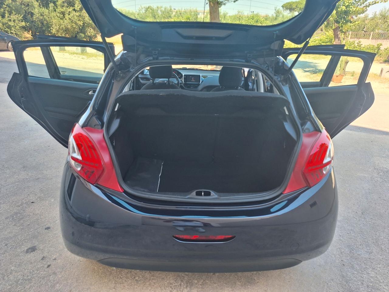 Peugeot 208 1.4 HDi 68 CV 5 p PERFETTA 2015