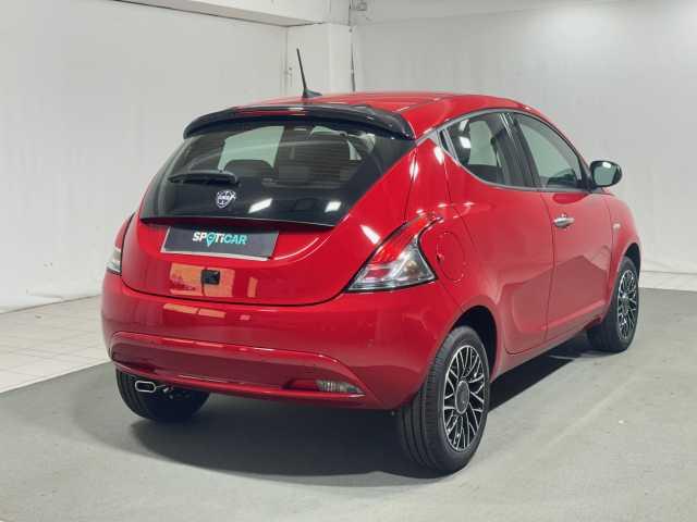 Lancia Ypsilon 1.0 FireFly 5 porte S&S Hybrid Platino