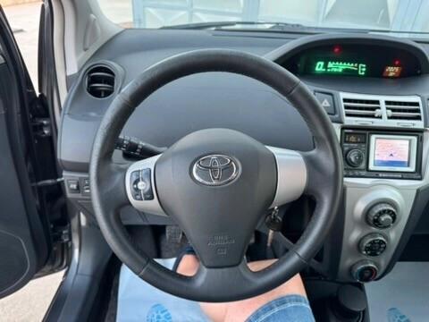 Toyota Yaris 1.3 5 porte Navi