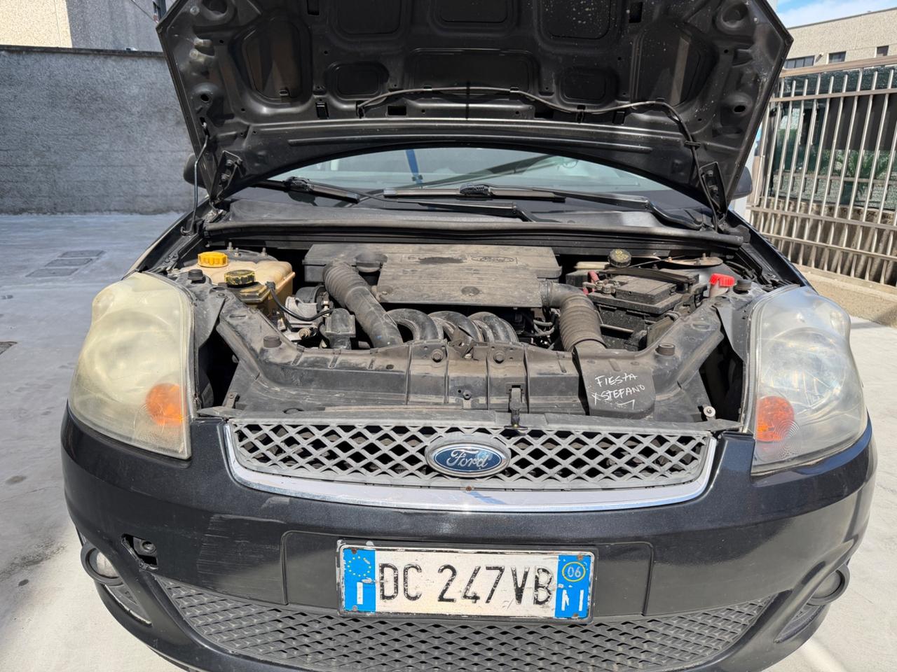 FORD FIESTA 1.4 BENZINA EURO4 80.000KM COMERCIANTI