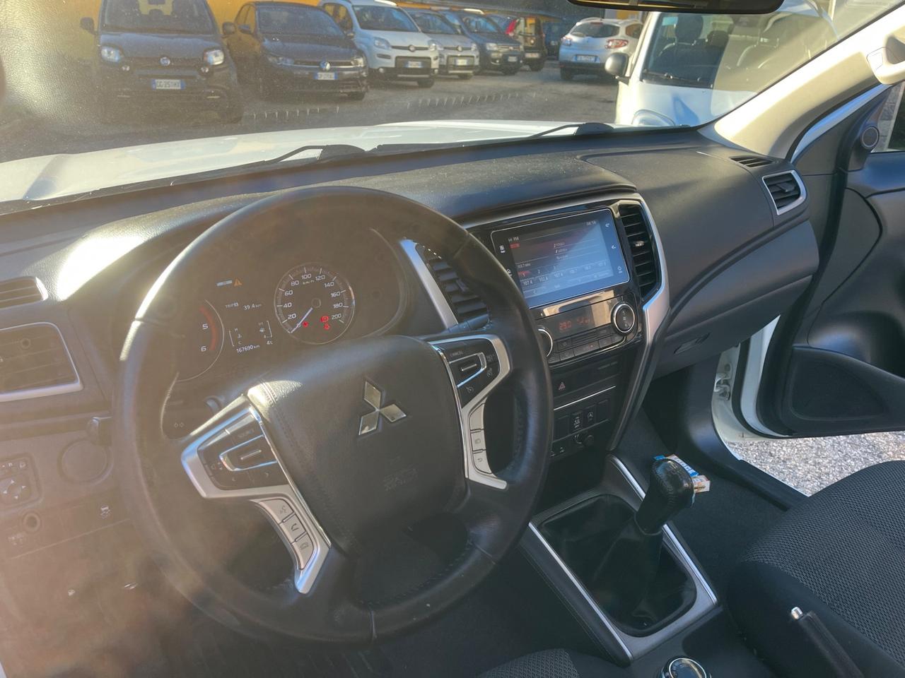 Mitsubishi L200 2.3 D Club Cab 4x4 Super Select Intense