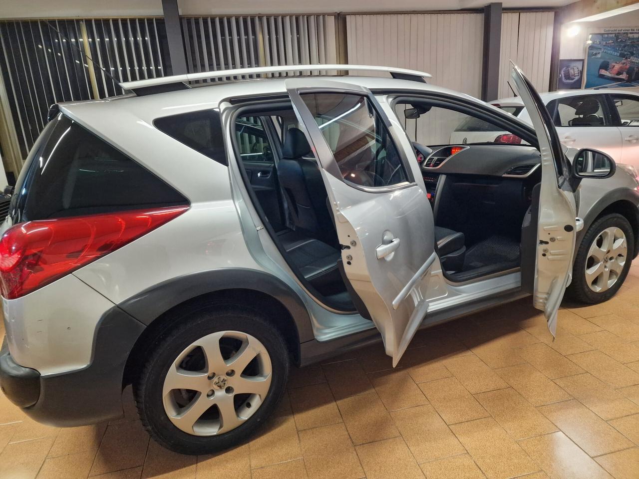 Peugeot 207 1.6 HDi 90CV SW Outdoor, 123 mila chilometri