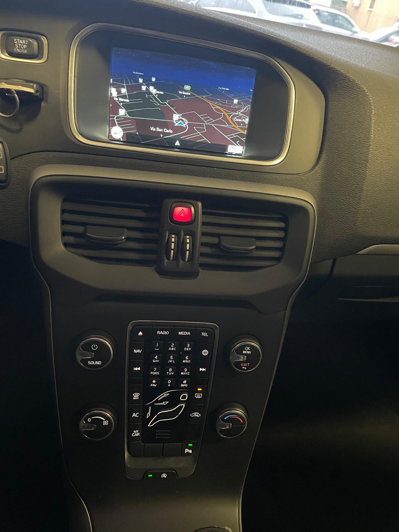 Volvo V40 D2 1.6 Momentum - Nessun vincolo -