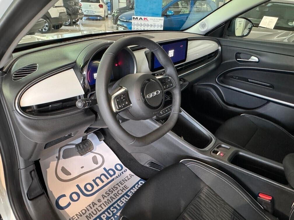 Fiat 600 1.2 hybrid 145cv auto Led Navi Cam App conn 17"